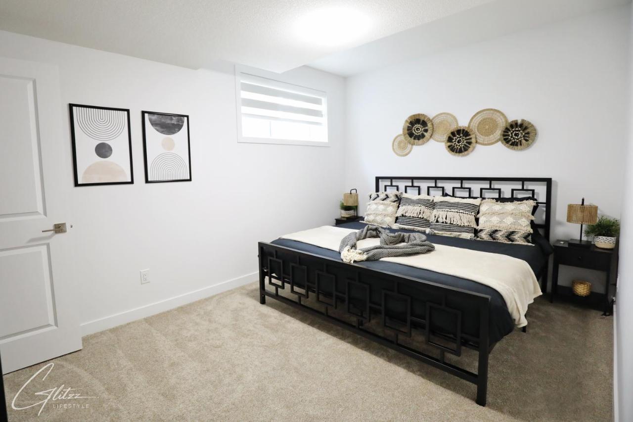 King Bed,Disney,Long Stays,Garage,Airport Edmonton Ngoại thất bức ảnh